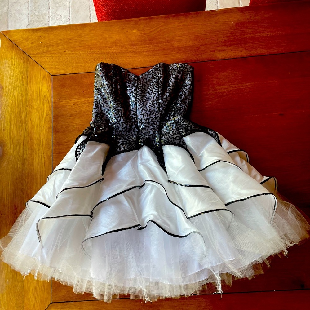 Betsy Johnson homecoming/prom dress